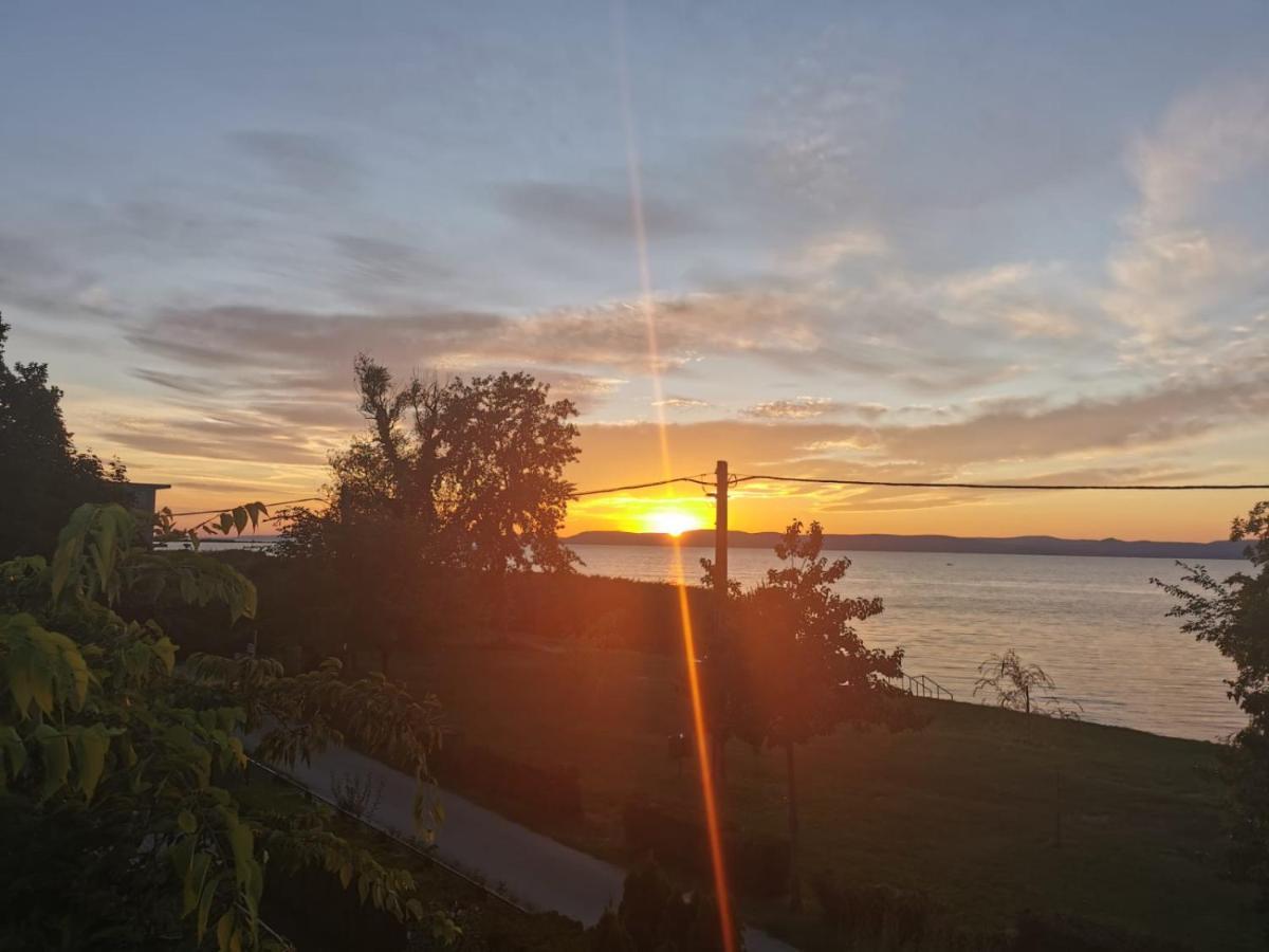 Traumlage Direkt Am See Balatonszárszó Zewnętrze zdjęcie